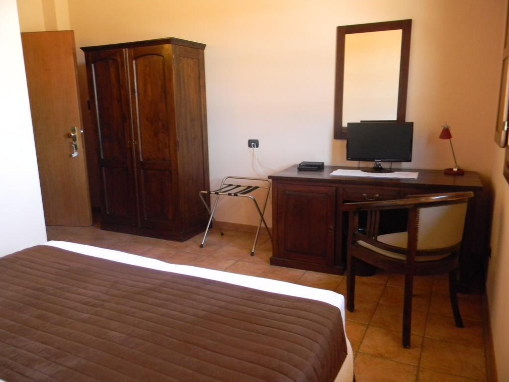 Hotel Sport Village Iglesias Buitenkant foto
