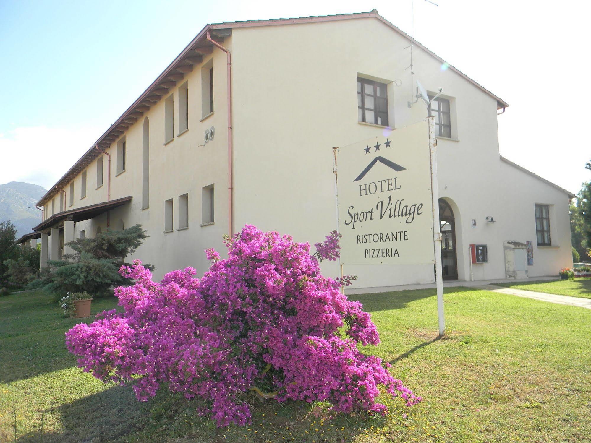 Hotel Sport Village Iglesias Buitenkant foto
