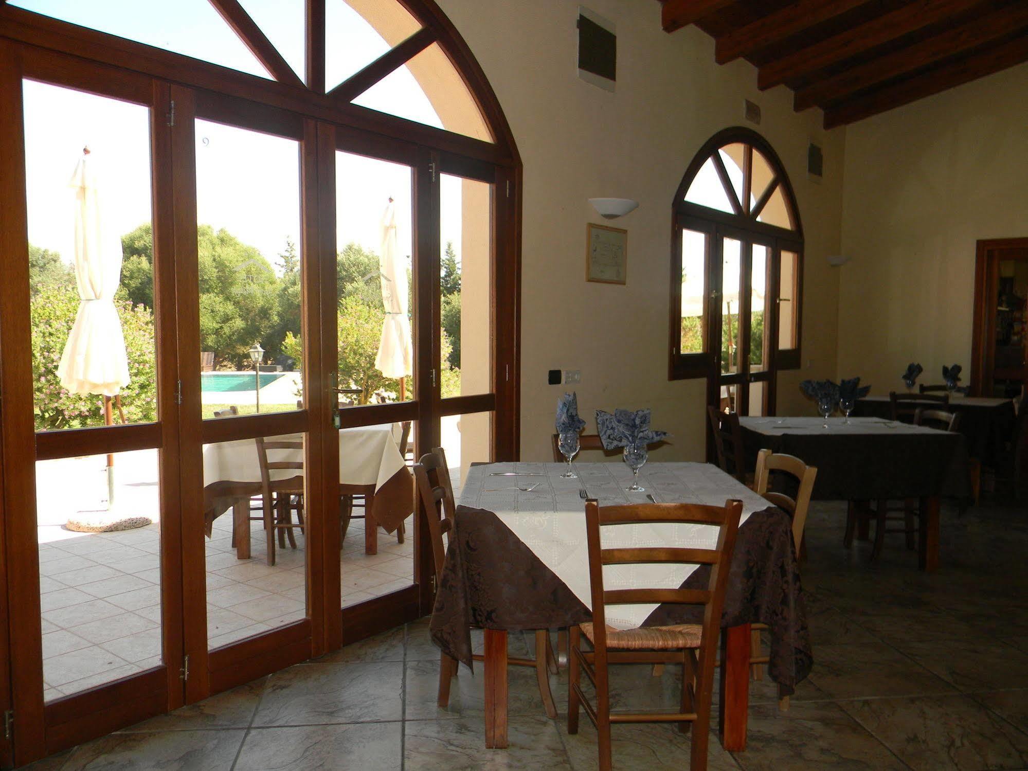 Hotel Sport Village Iglesias Buitenkant foto