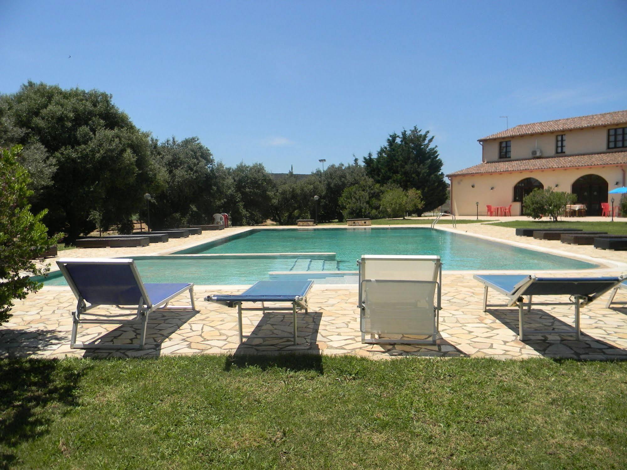 Hotel Sport Village Iglesias Buitenkant foto