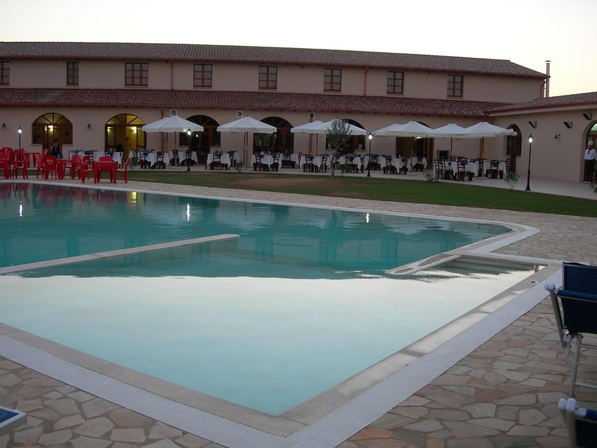 Hotel Sport Village Iglesias Buitenkant foto