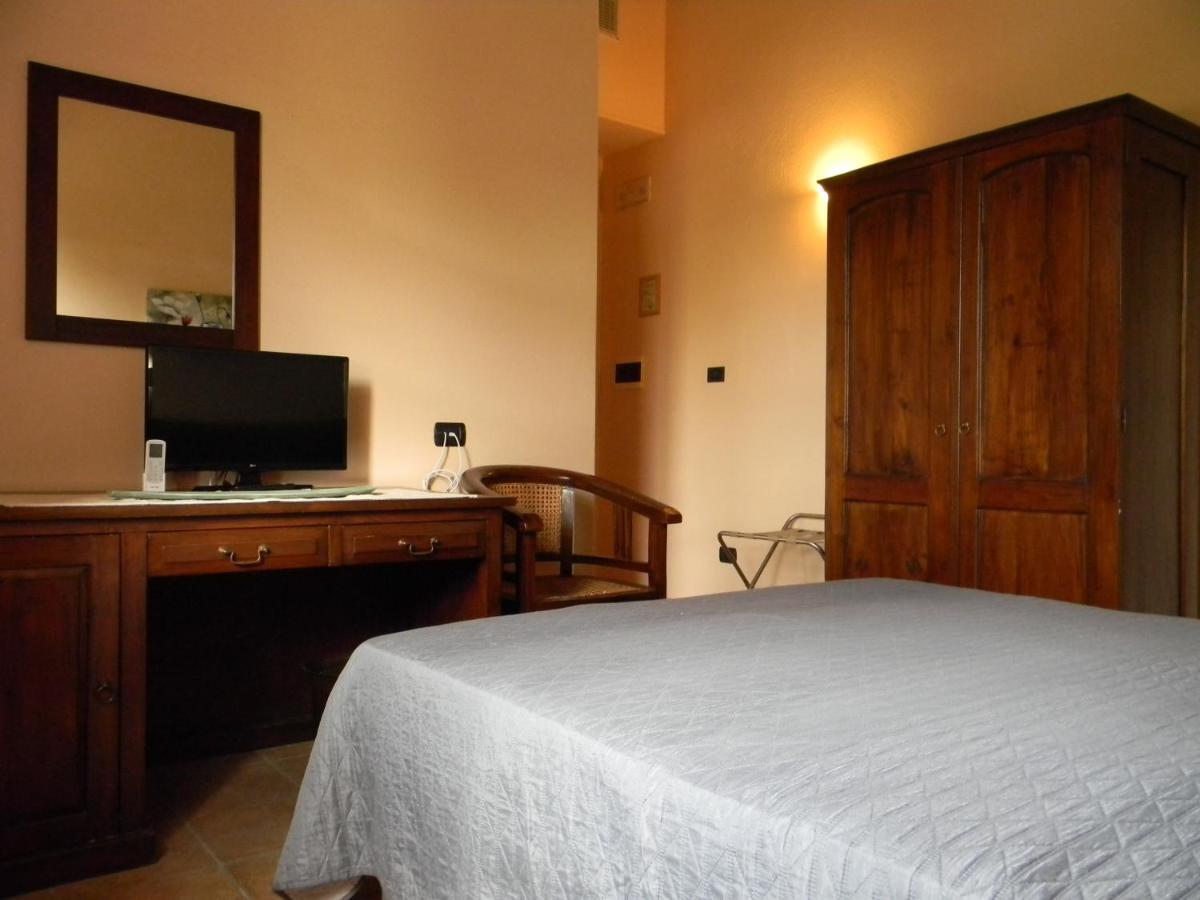 Hotel Sport Village Iglesias Buitenkant foto